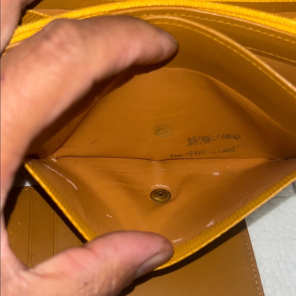 Givenchy Wallet - Picture 16 of 16